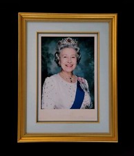 Queen Elizabeth II Signed Royal Presentation Portrait Photograph Terry O'Neill picture