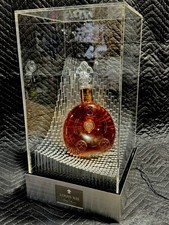 LOUIS XIII ILLUMINATING DISPLAY CASE STAND picture