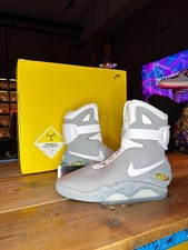 NIKE MAG Back To the Future 2011 Signed By Christopher Lloyd - EU 45 - DS OG ALL picture