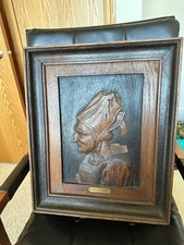 ANTIQUE FRENCH WOOD CARVING OF ELDERLY WOMAN 