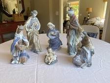 LARGE LLARDO SIX PEICE PORCELAIN NATIVITY SET - RARE - ONLY USED ONCE picture