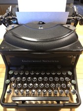 Vintage Underwood Noiseless Desktop Typewriter Beautiful 1930’s Or 40’s Machine picture