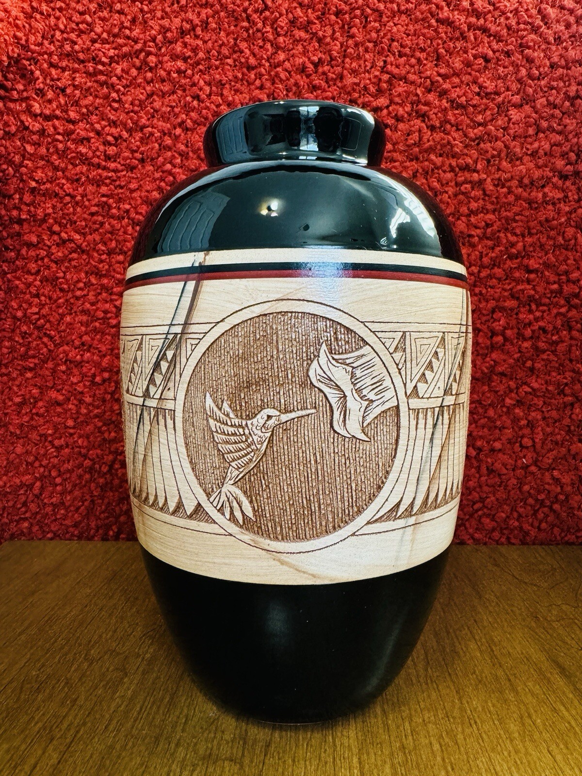 Large Mitchell Blackhorse Etched Pottery Vase Navajo Indigenous Hummingbird Bear