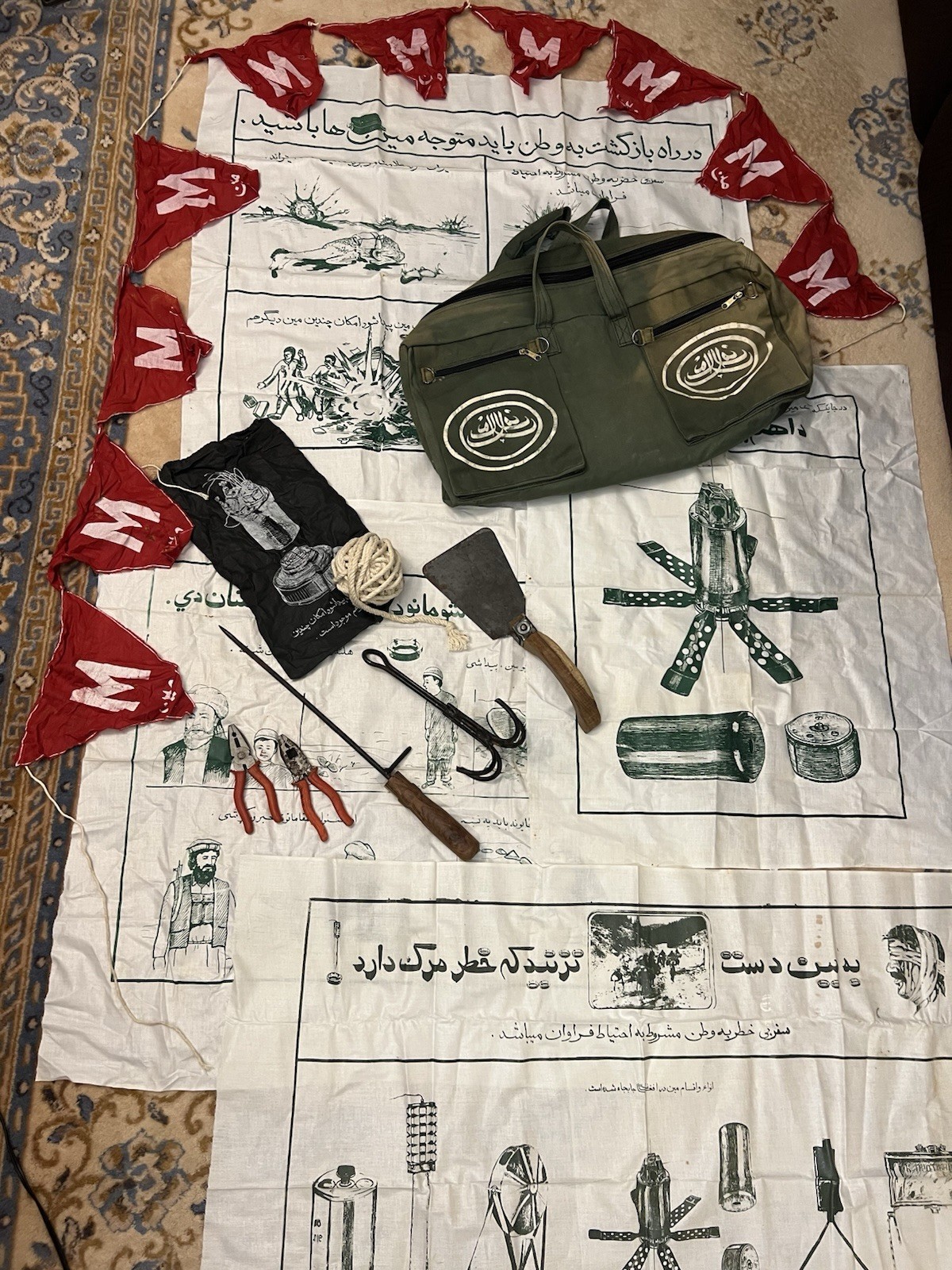 WW2 VTG Afghan DEMINE KIT Military Minefield Tools Mine Risk Education Banners