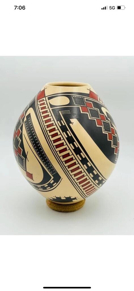 JUAN QUEZADA EXQUISITE FINE MATA ORTIZ  YELLOW PIECE WITH RED AND BLACK DESIGN