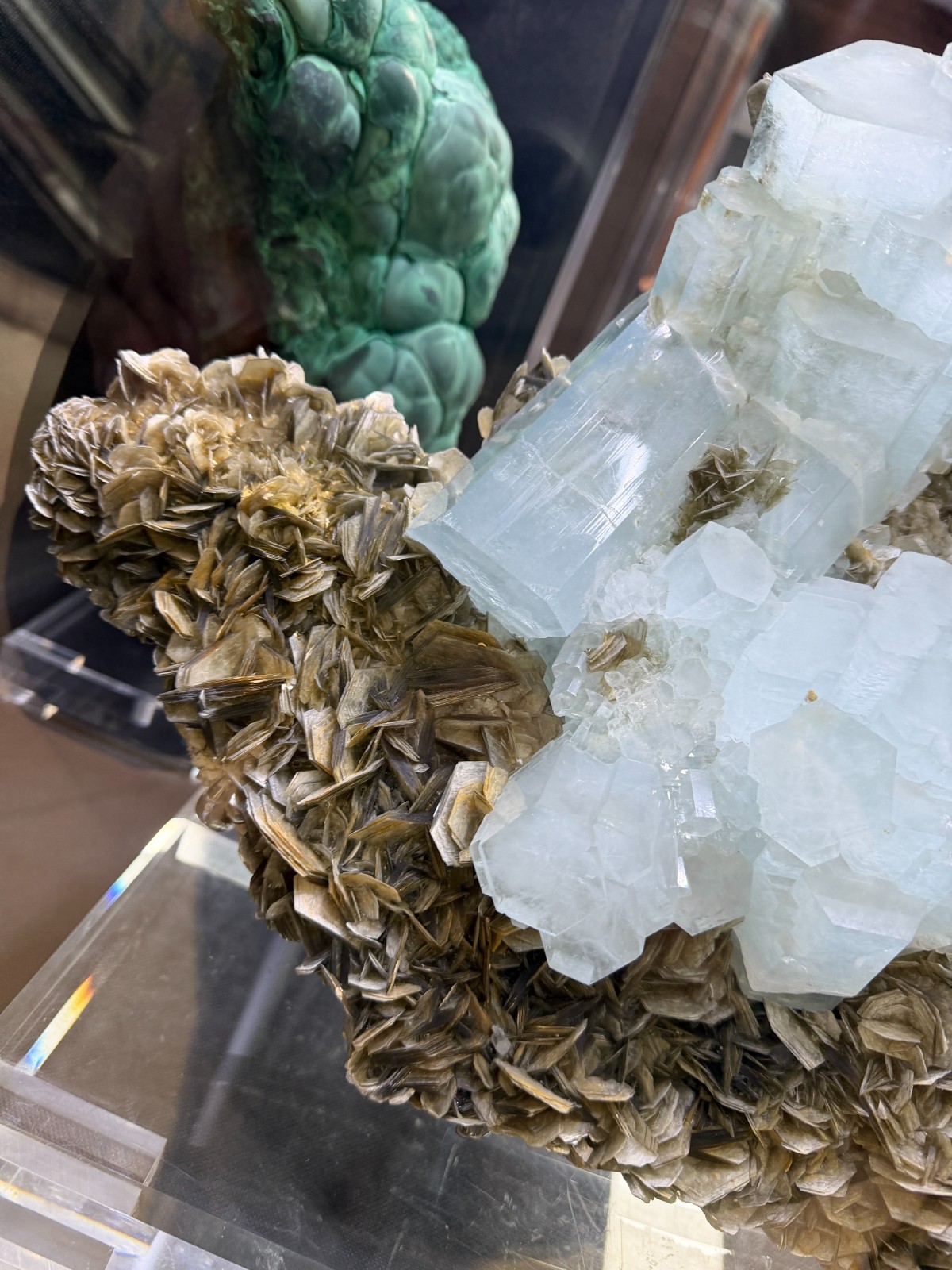53*33cm rare Natural aquamarine paragenic quartz crystal Mineral specimen +stand