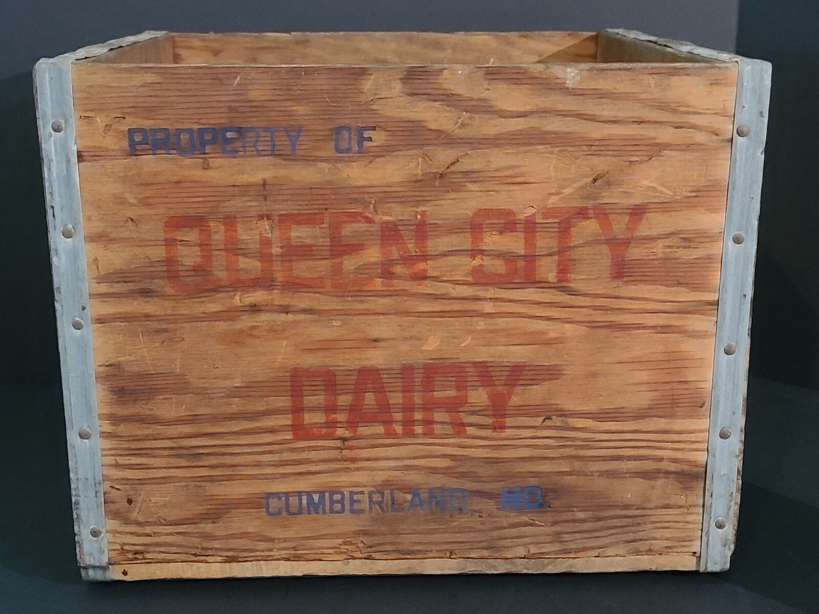 Vintage 1956 Queen City Dairy Wood Milk Crate Cumberland MD