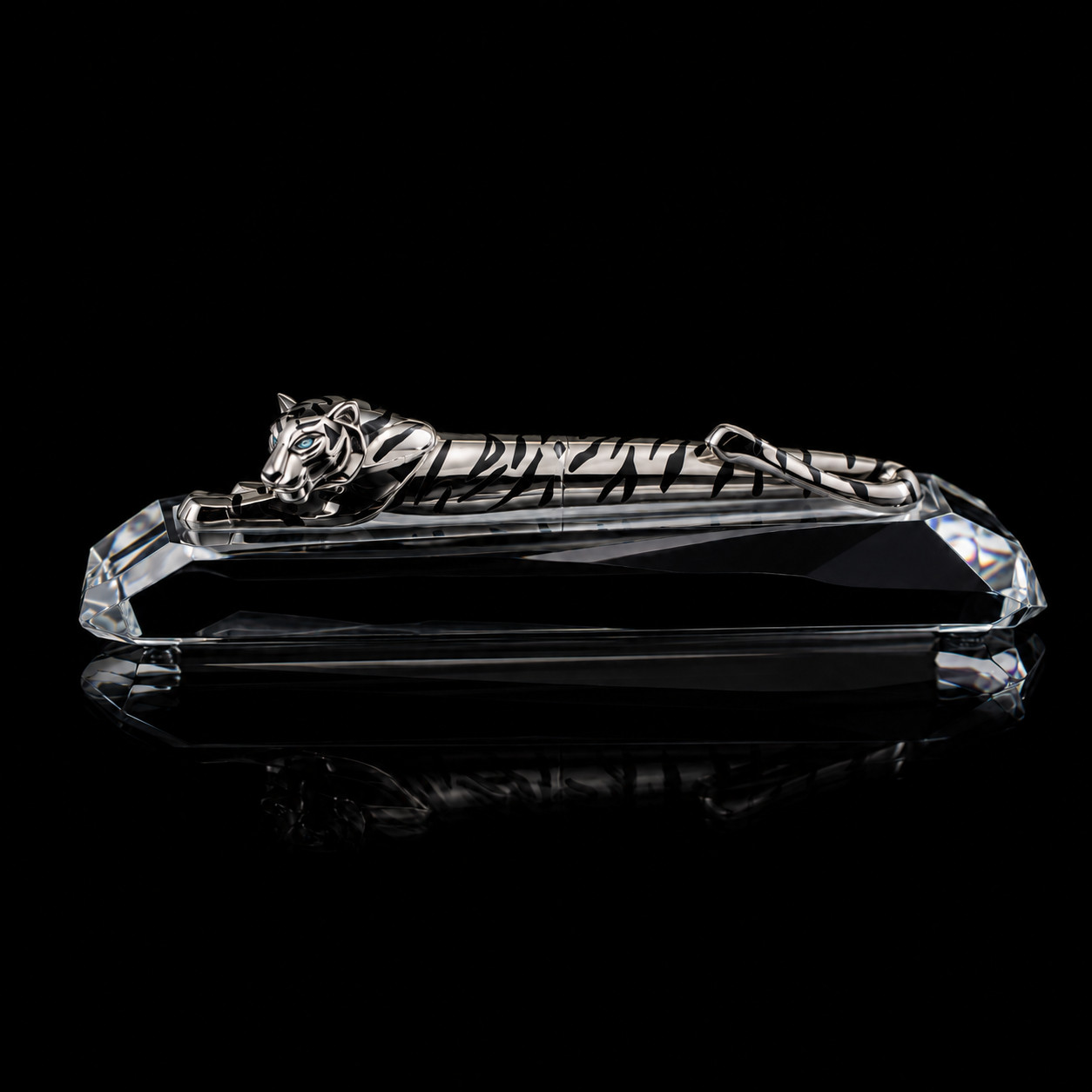 Cartier Prestige Exceptional Tiger Limited Edition 100 Fountain Pen - Sealed Cartier Prestige Exceptional Tiger Limited Edition 100 Fountain Pen - Sealed