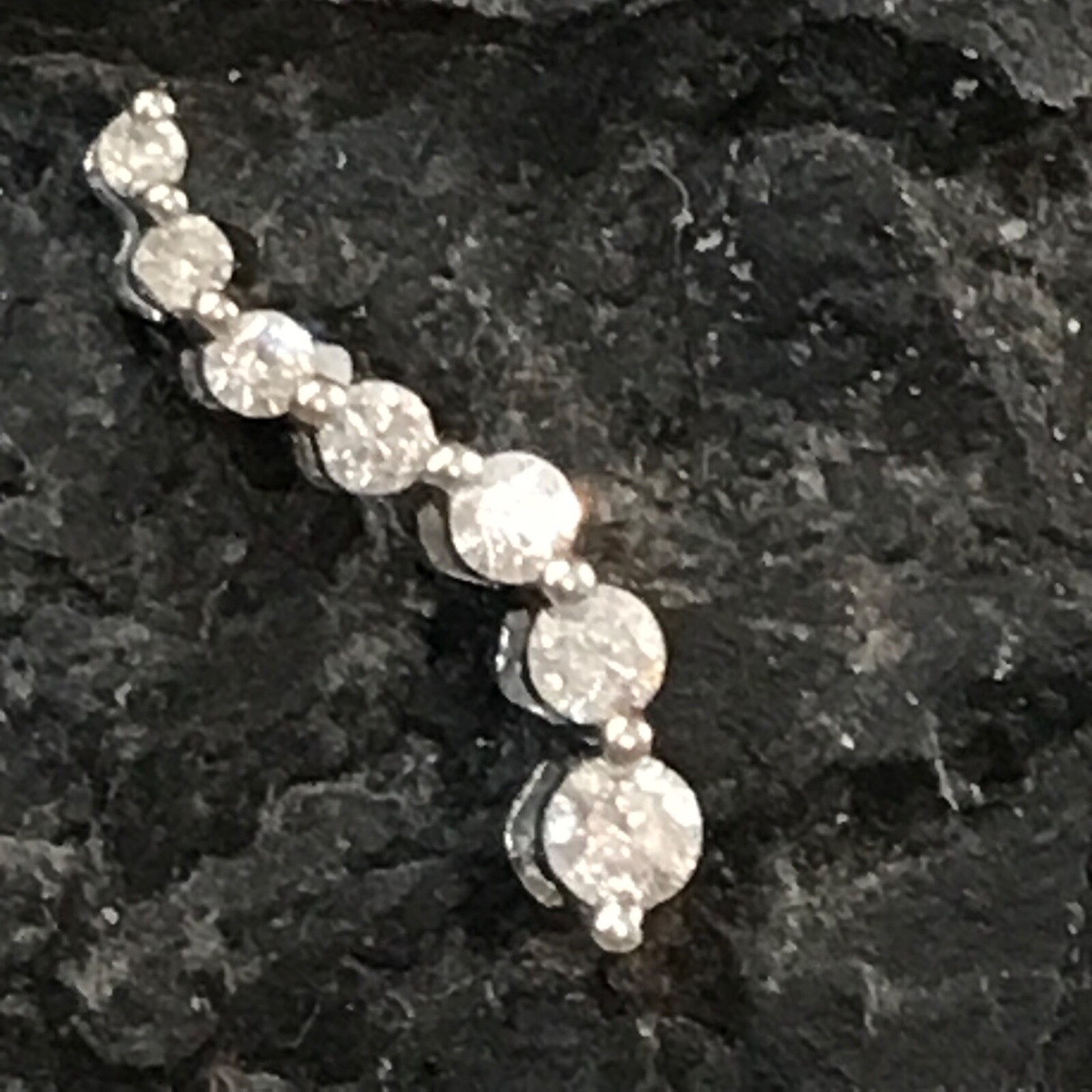 Solid 10K White Gold Diamonds Pendant Journey .28CTTW Helzberg 16mm 0.61gr