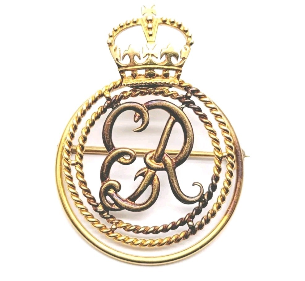 Queen Elizabeth II Royal Presentation Brooch Gübelin18K Gold British Royalty UK