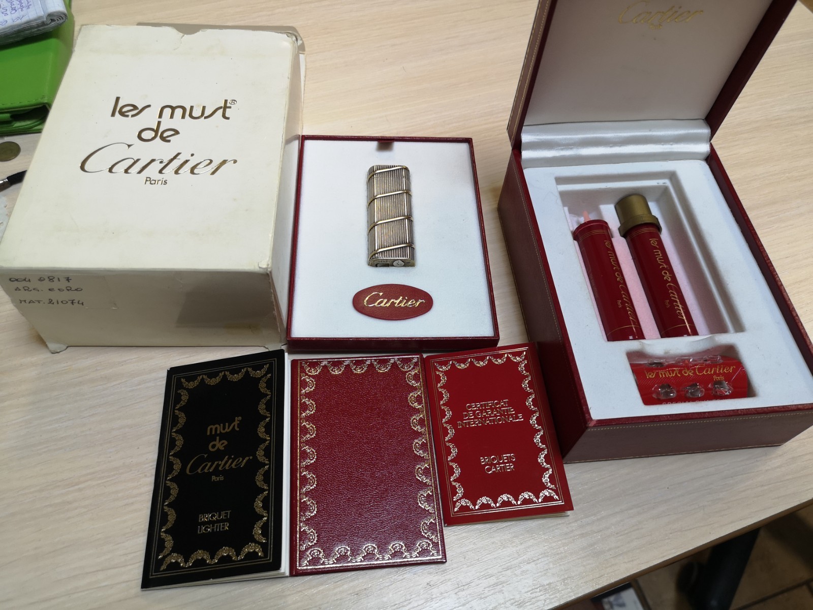 Cartier Solid Silver 925 Lighter with Factory 18k Solid Gold Strip Cartier Solid Silver 925 Lighter with Factory 18k Solid Gold Strip