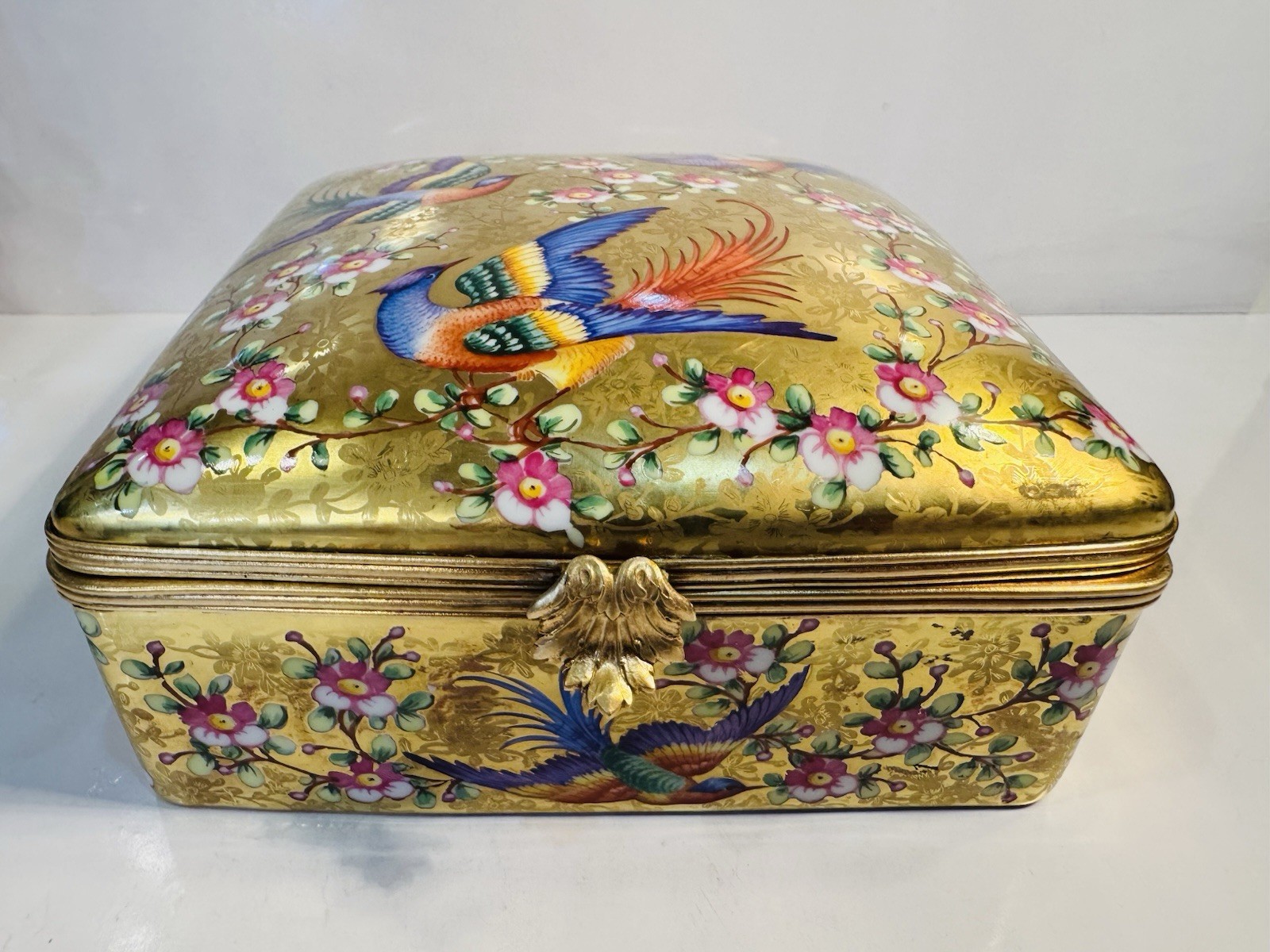 SCARCE Atelier Le Tallec Paris Porcelain Birds Of Paradise 7.5” Jewelry Box SCARCE Atelier Le Tallec Paris Porcelain Birds Of Paradise 7.5” Jewelry Box