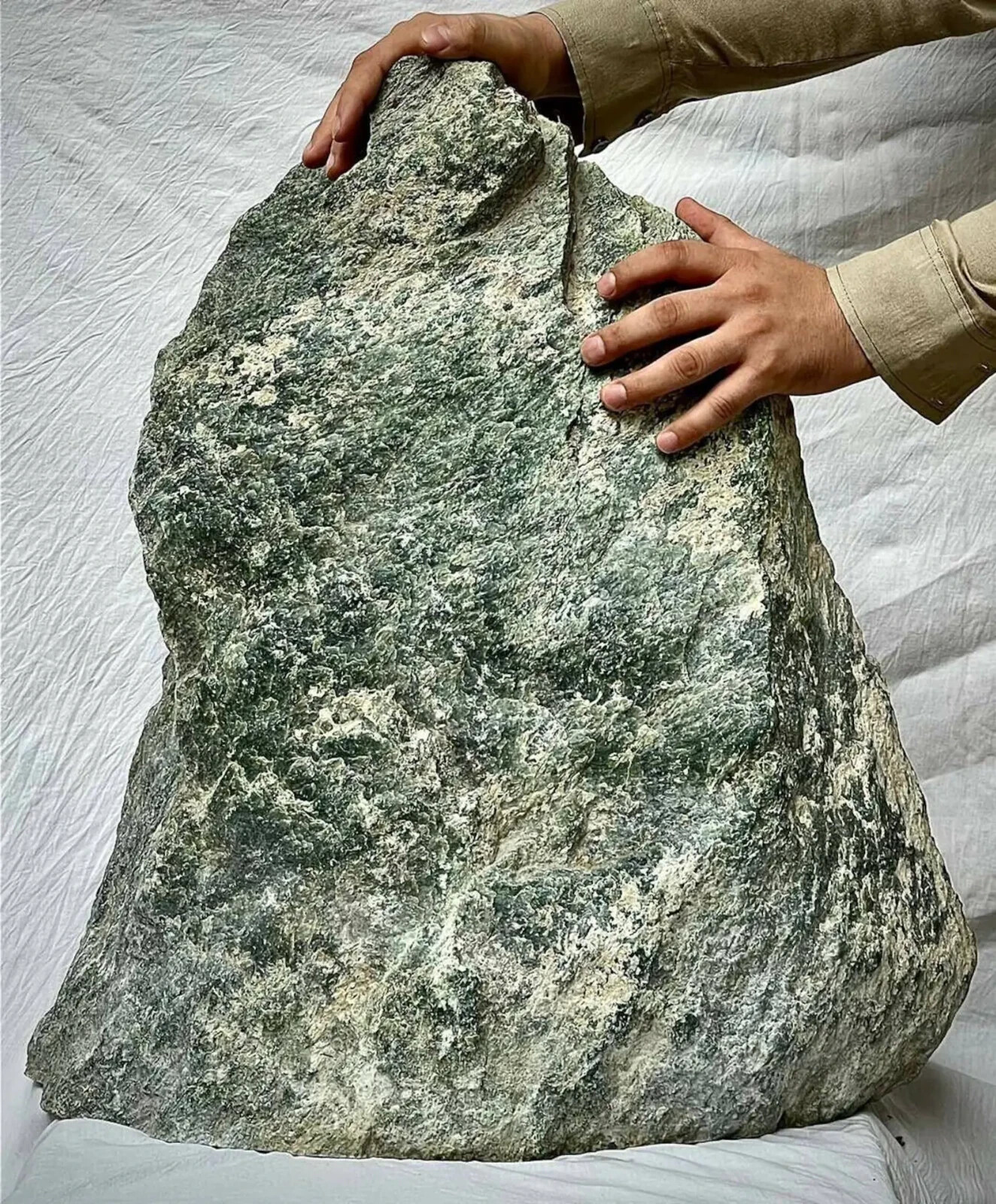 Self Standing Natural Huge Mountain Shape Nephrite Jade Rough Stone 90 Kilogram