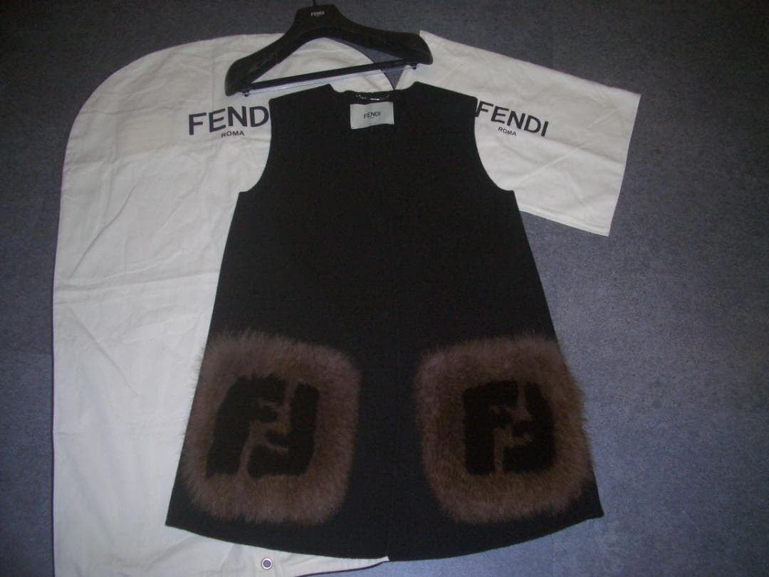 Fendi 800,000 Yen Super Vhtf Fur Vest 38 Gilet Women Rare Luxury Designer Model Fendi 800,000 Yen Super Vhtf Fur Vest 38 Gilet Women Rare Luxury Designer Model