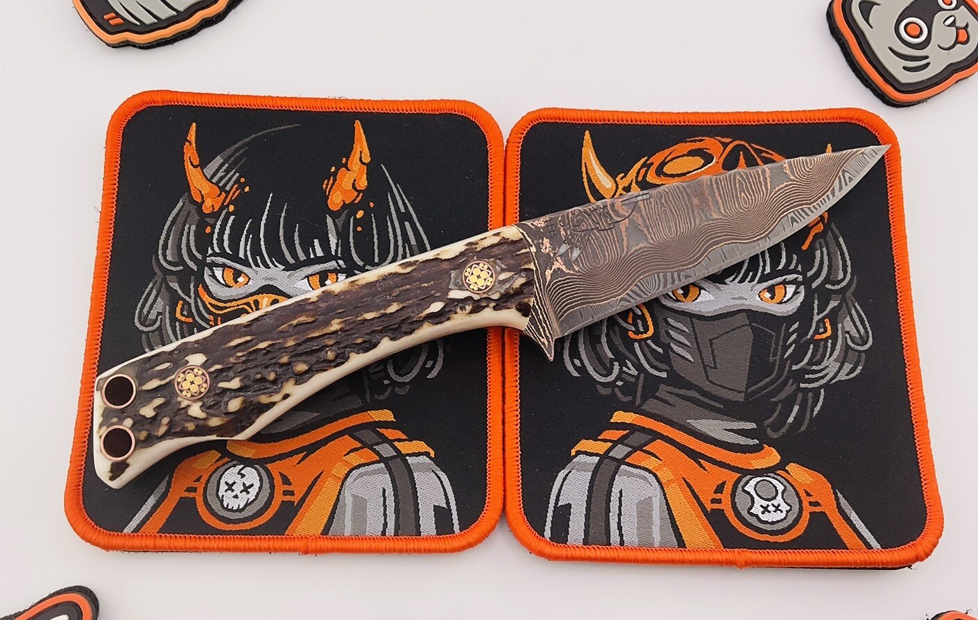 Half Face Blades Pac-Man Dama Coppermascus Thiccc Elk Red Stag Antler Mosaic Pin