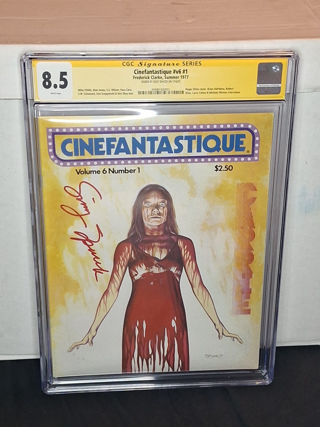 SIGNED BY SISSY SPACEK CINEFANTASTIQUE V6 #1 1977 CARRIE STEPHEN KING HTF SIGNED BY SISSY SPACEK CINEFANTASTIQUE V6 #1 1977 CARRIE STEPHEN KING HTF