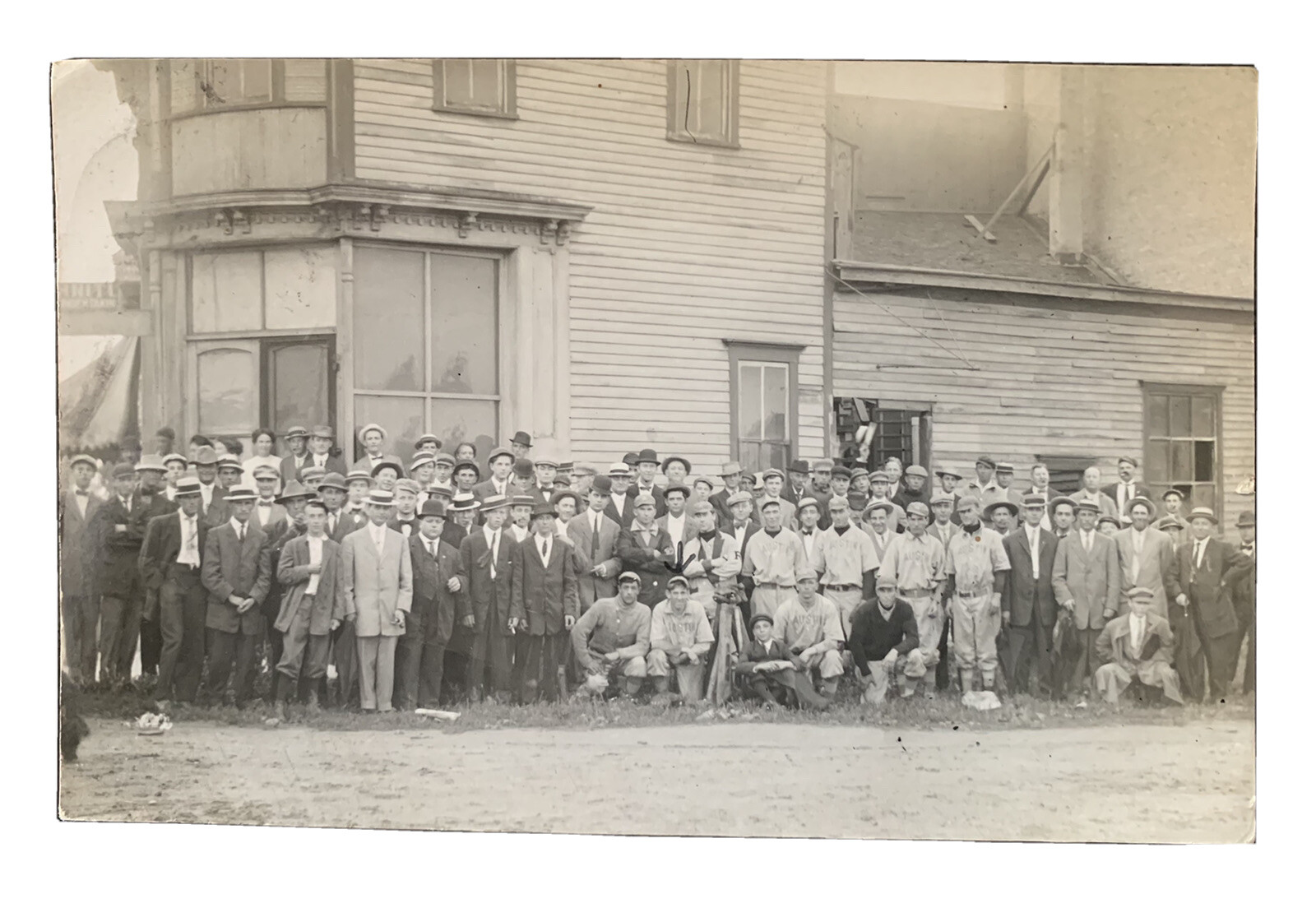 1911 Austin MN RPPC postcard Cover Baseball Team in street to PA E S Dinifee 1911 Austin MN RPPC postcard Cover Baseball Team in street to PA E S Dinifee