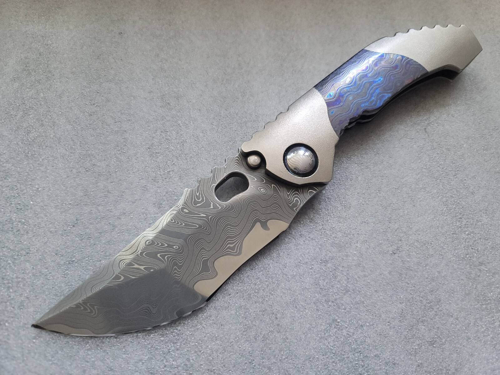 Dalibor Bergam Knives Complain Grind Oberon Integral, Hidden Hardware Scales Dalibor Bergam Knives Complain Grind Oberon Integral, Hidden Hardware Scales