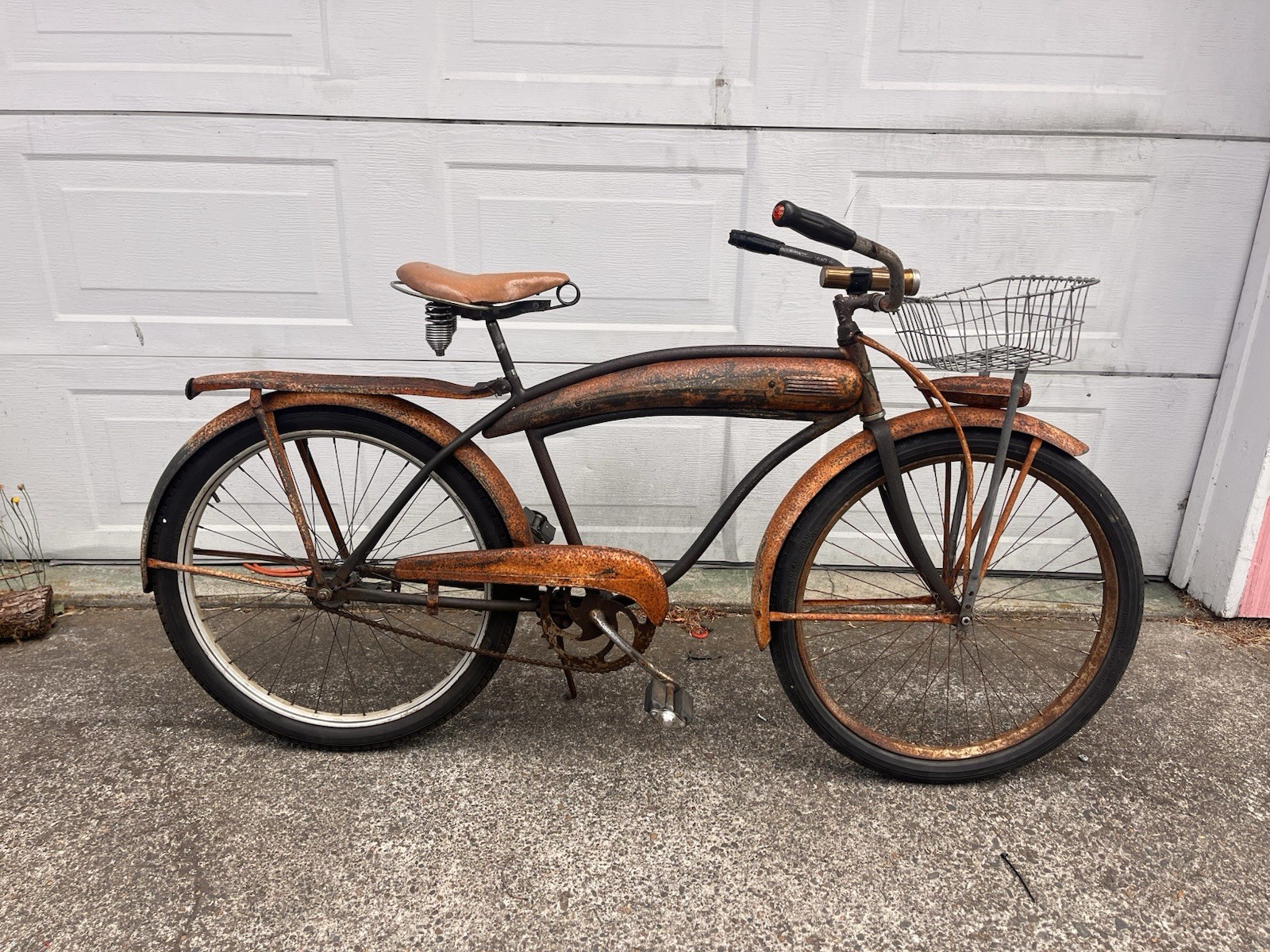 Vintage Dayton Bicycle 1941 Long Tank Huffman license plate schwinn cwc 
